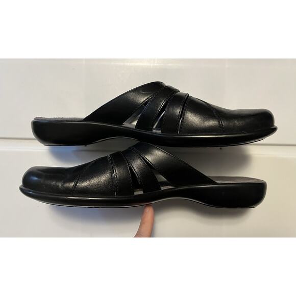 Clarks Slip On Mules Black Leather Comfort Clog Shoes 73735 Women’s Size 8 - Picture 10 of 11